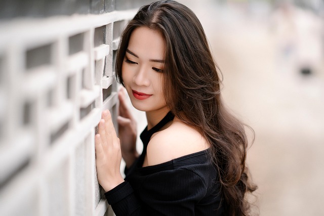 情感咨询,婚姻危机,闺蜜关系处理,情感边界,如何委婉拒绝闺蜜老公的暧昧