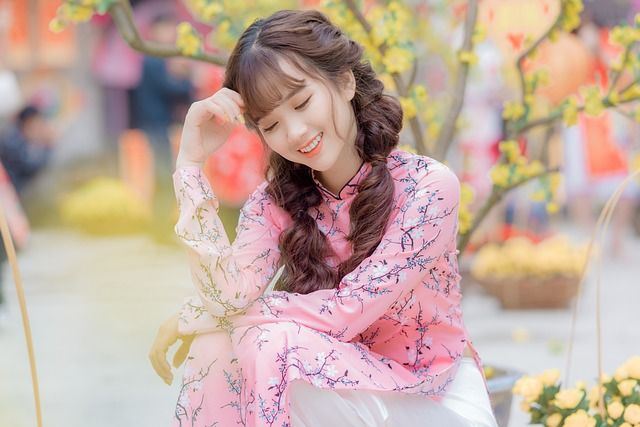 老婆出轨想离婚不离家，怎么办