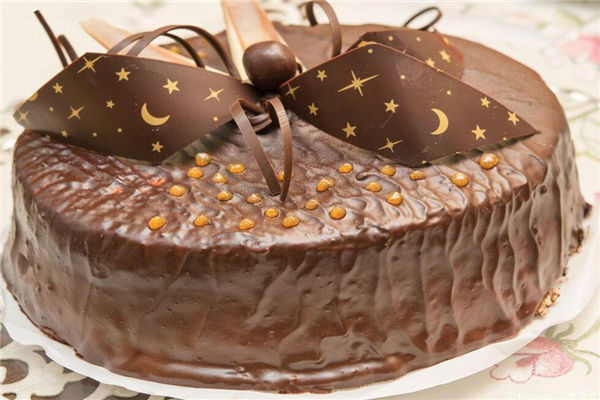 一般老人过生日送什么，爷爷过生日送什么花