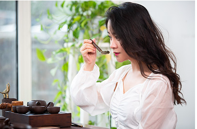不爱一个人的表现是什么样子的？大多有这3个表现,别不懂！